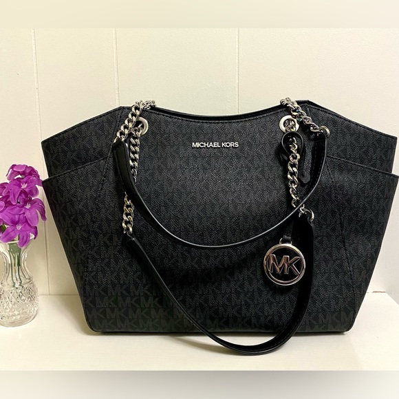 Michael Kors Handbags - Michael Kors NWOT Jet Set Travel Chain Tote